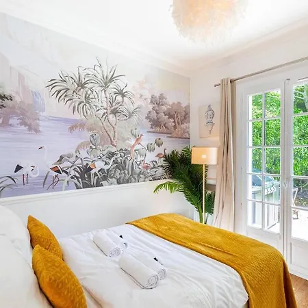 Entire 430 Sqm - 17 Bedrooms, 19 Beds, Des Ammonites * ميدو