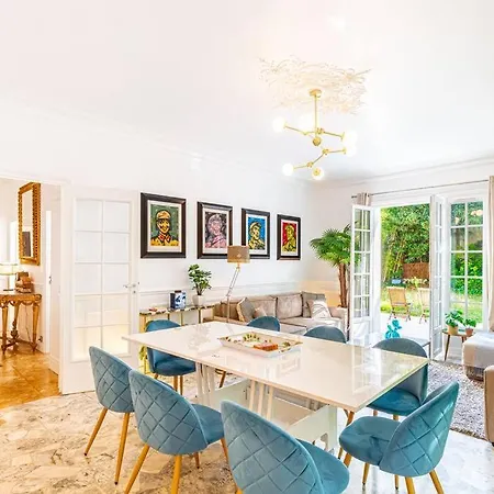 Entire 430 Sqm - 17 Bedrooms, 19 Beds, Des Ammonites * ميدو