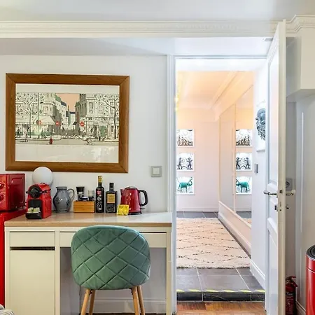 Entire 430 Sqm - 17 Bedrooms, 19 Beds, Des Ammonites