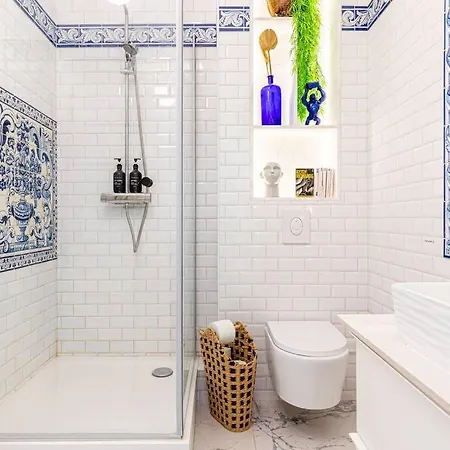 Entire 430 Sqm - 17 Bedrooms, 19 Beds, Des Ammonites * ميدو