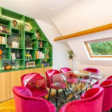 Entire 430 Sqm - 17 Bedrooms, 19 Beds, Des Ammonites فيلة *